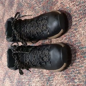 Danner mountain 600 arctic grip size 7